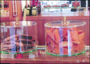 Am�nagement boulangerie: Boite ronde en plexiglas min�ral