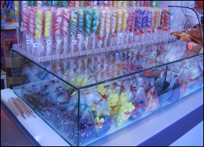 Materiel forain: vitrine � bonbons